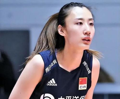 曾嘉琪家庭背景,出身名门，传承家族荣耀的杰出女性